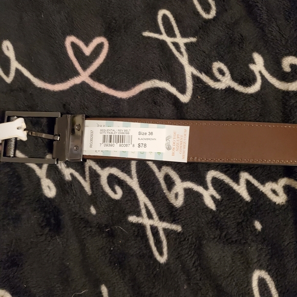 Robert Graham Men's Embossed Reversible Leather Belt size 36 NWT - Picture 2 of 4